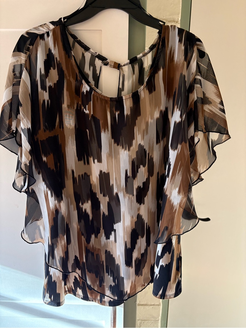 Flutter Sleeve Printed Layered Blouse in Brown & Black